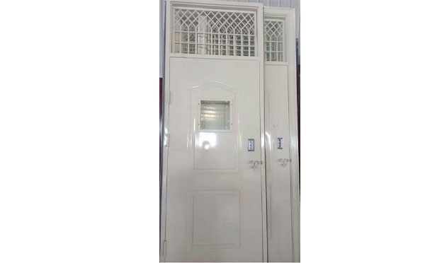 贵南学校教室门