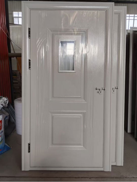 贵南学校教室门