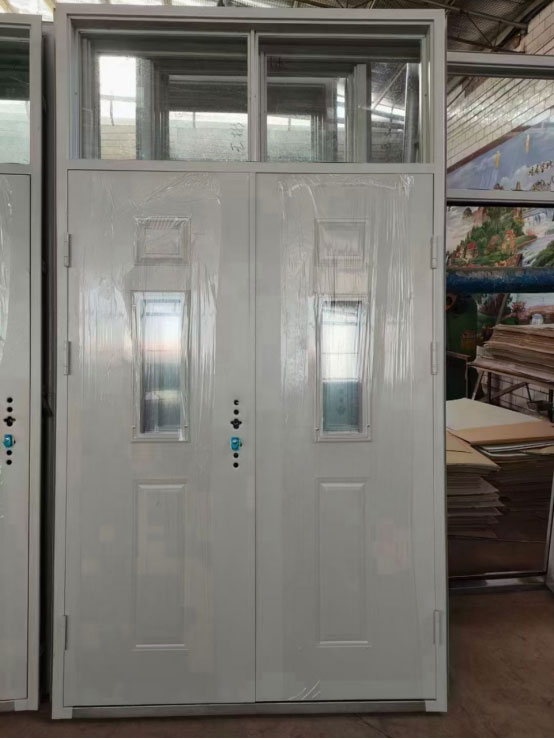 贵南学校教室门