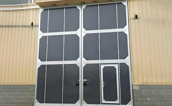 厂房贵南工业门选择与维护全解析：提升效率与安全的关键要素