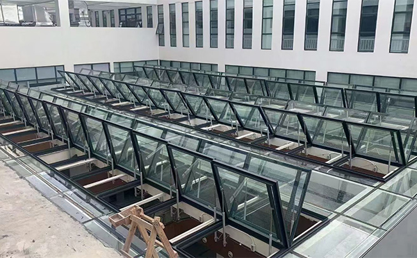 百安科技有限公司近期贵南排烟窗项目案例分享
