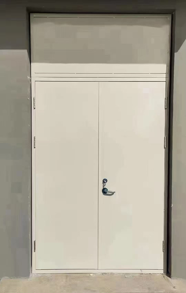 展览馆项目完成大跨度贵南防火门安装